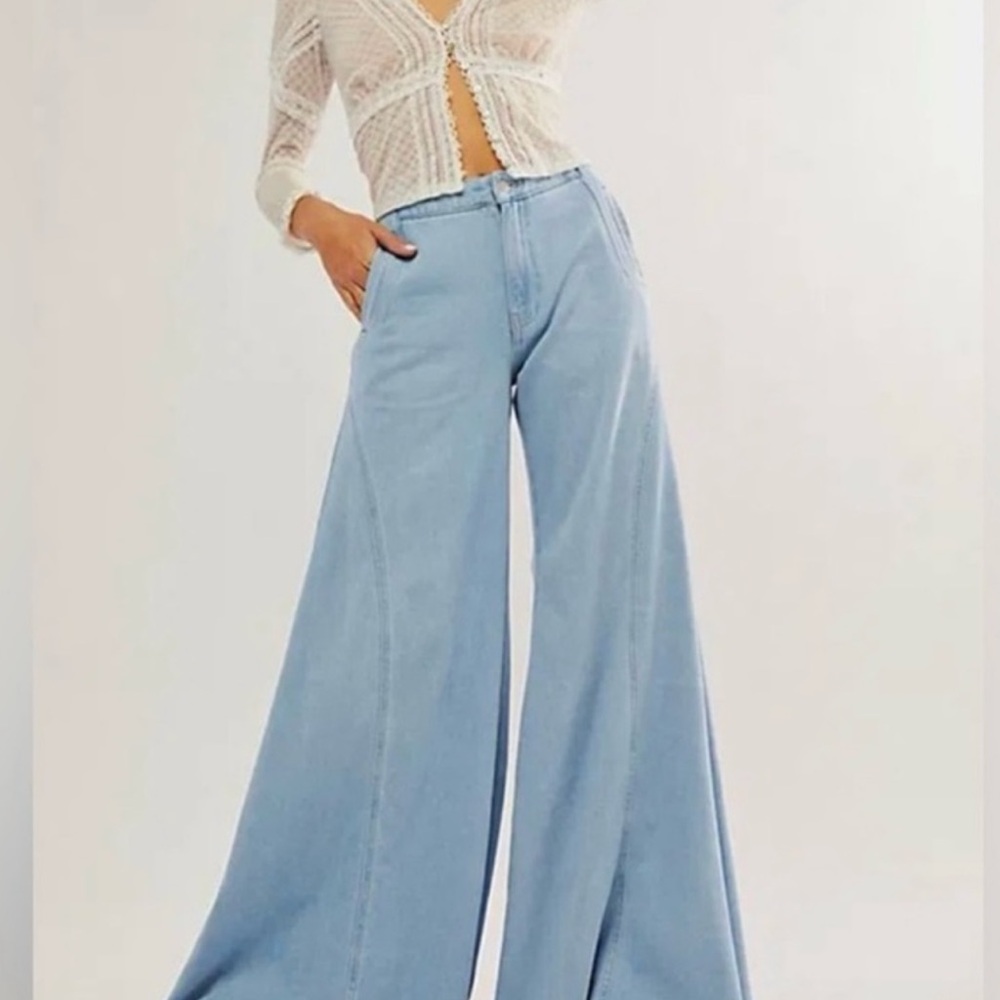 NWT Free People Chase The Sun Extreme Wide-Leg Jeans size 24